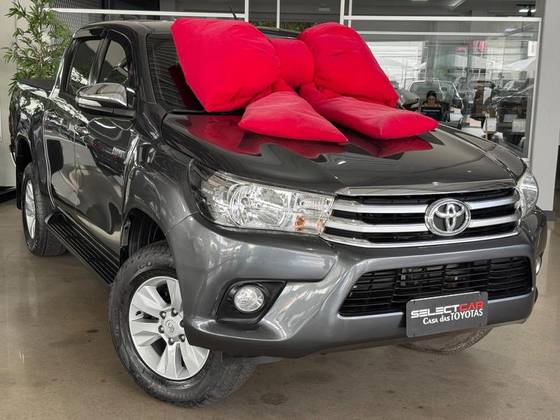 TOYOTA HILUX 2.8 SRV 4X4 CD 16V DIESEL 4P AUTOMÁTICO TOYOTA HILUX 2.8 SRV 4X4 CD 16V DIESEL 4P AUTOMÁTICO